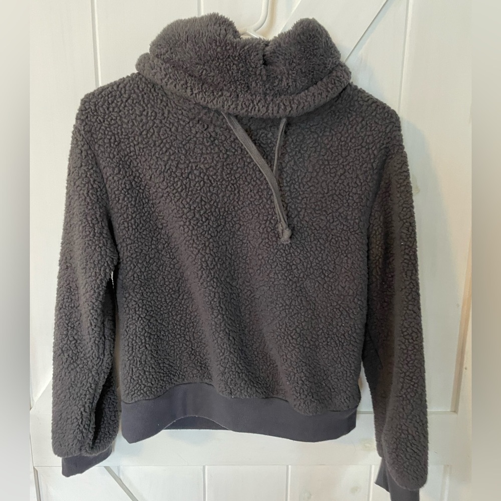 Super SOFT, Derek heart, small, warm fuzzy pullover. Summer night, bonfire ready